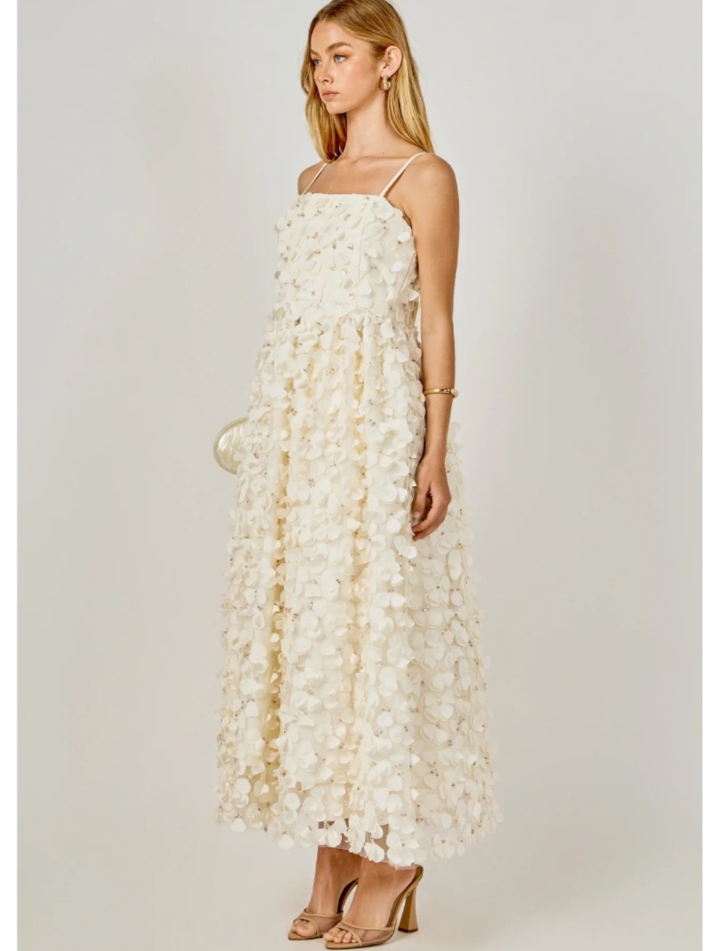 GORGEOUS 3-D DRESS - Picture 5 of 6